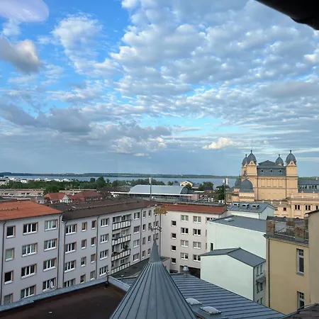 アパート Helle Grosszuegige Dachgeschoss I Parkplatz I Schloss Blick #cosiness Company シュヴェリーン