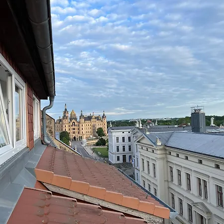 Helle Grosszuegige Dachgeschoss I Parkplatz I Schloss Blick #cosiness Company * Schwerin