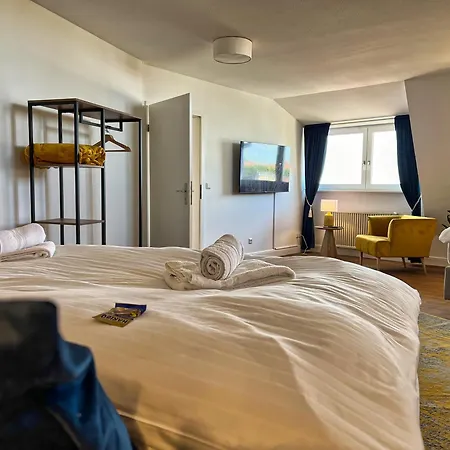Helle Grosszuegige Dachgeschoss I Parkplatz I Schloss Blick #cosiness Company Apartman *