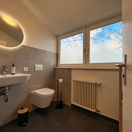 דירה Helle Grosszuegige Dachgeschoss I Parkplatz I Schloss Blick #cosiness Company