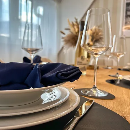 Helle Grosszuegige Dachgeschoss I Parkplatz I Schloss Blick #cosiness Company דירה *