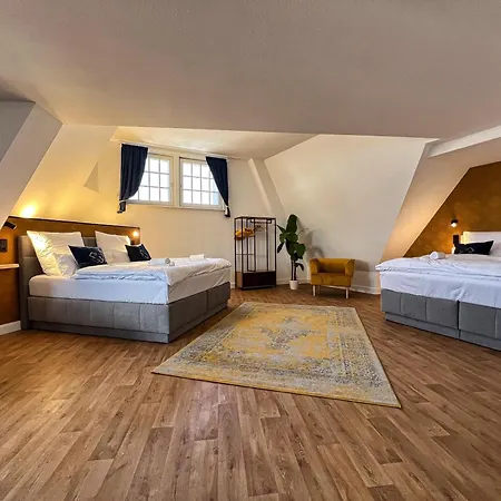 Helle Grosszuegige Dachgeschoss I Parkplatz I Schloss Blick #cosiness Company Apartmán