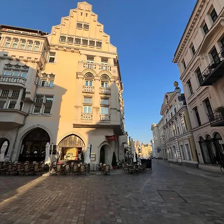 Helle Grosszuegige Dachgeschoss I Parkplatz I Schloss Blick #cosiness Company